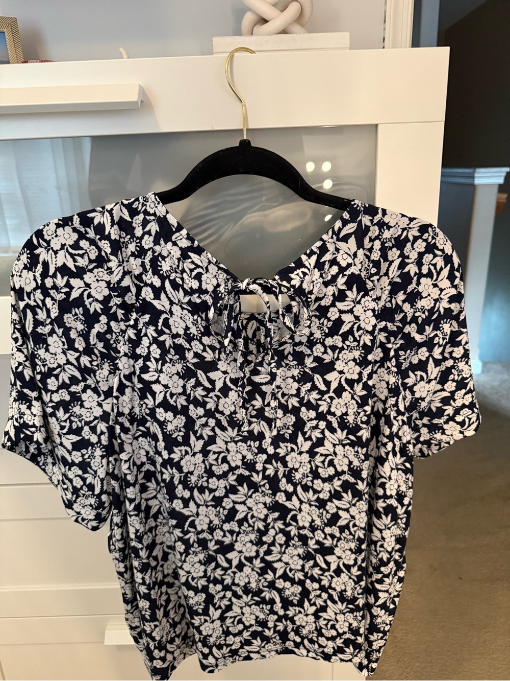 LOFT-Women’s Navy and White Floral Tie-Back Top